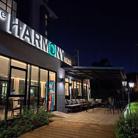 The Harmony Ville Фитсанулок Екстериор снимка